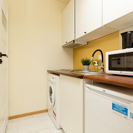 Micro Apartment Miaczynska By Noclegi Renters Варшава Екстериор снимка