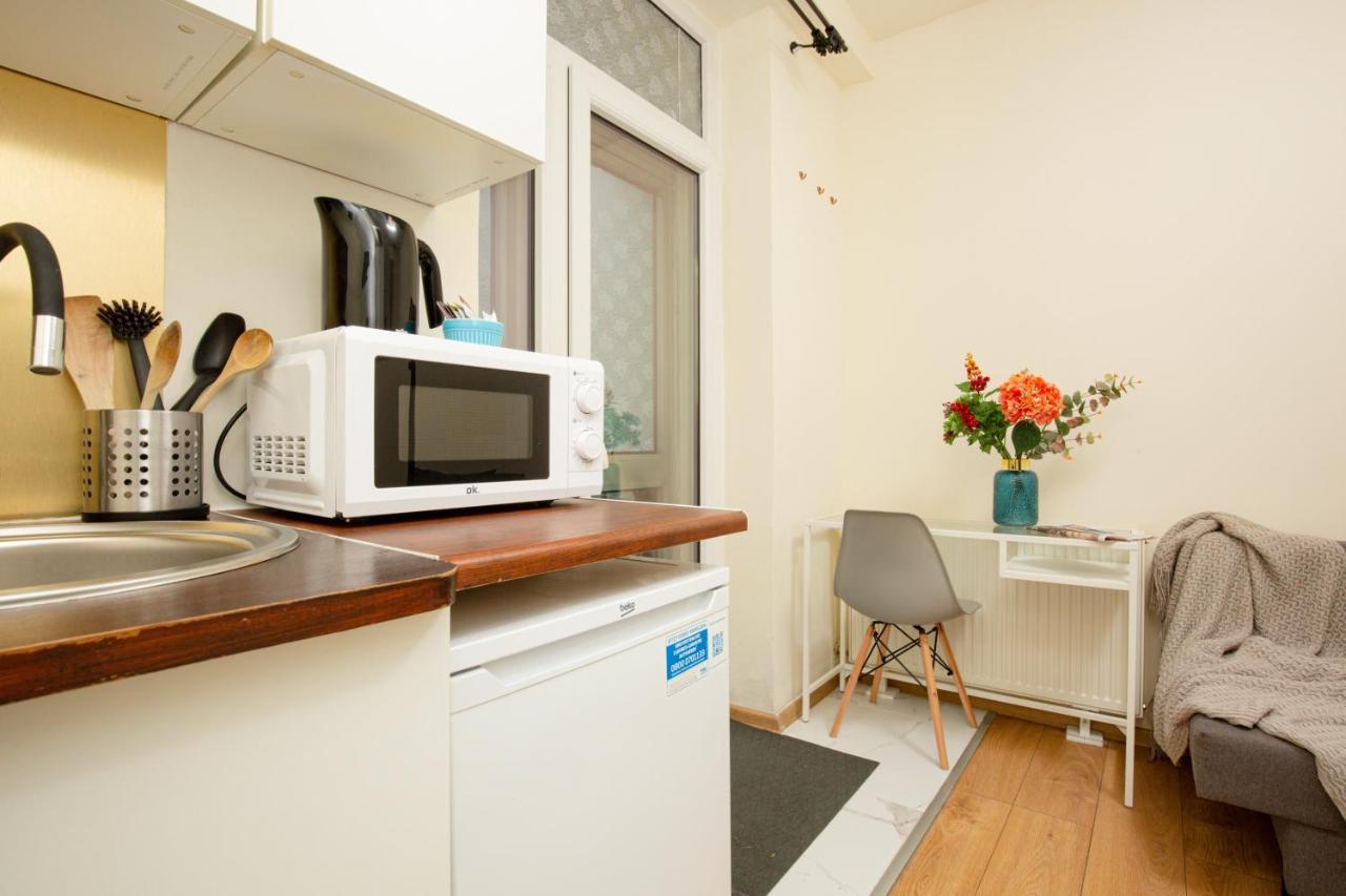 Micro Apartment Miaczynska By Noclegi Renters Варшава Екстериор снимка