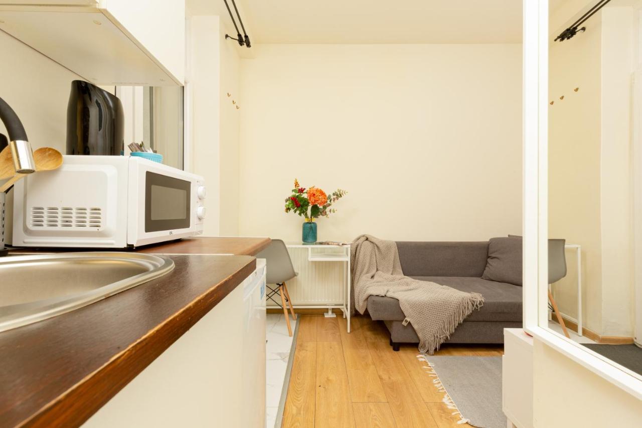 Micro Apartment Miaczynska By Noclegi Renters Варшава Екстериор снимка