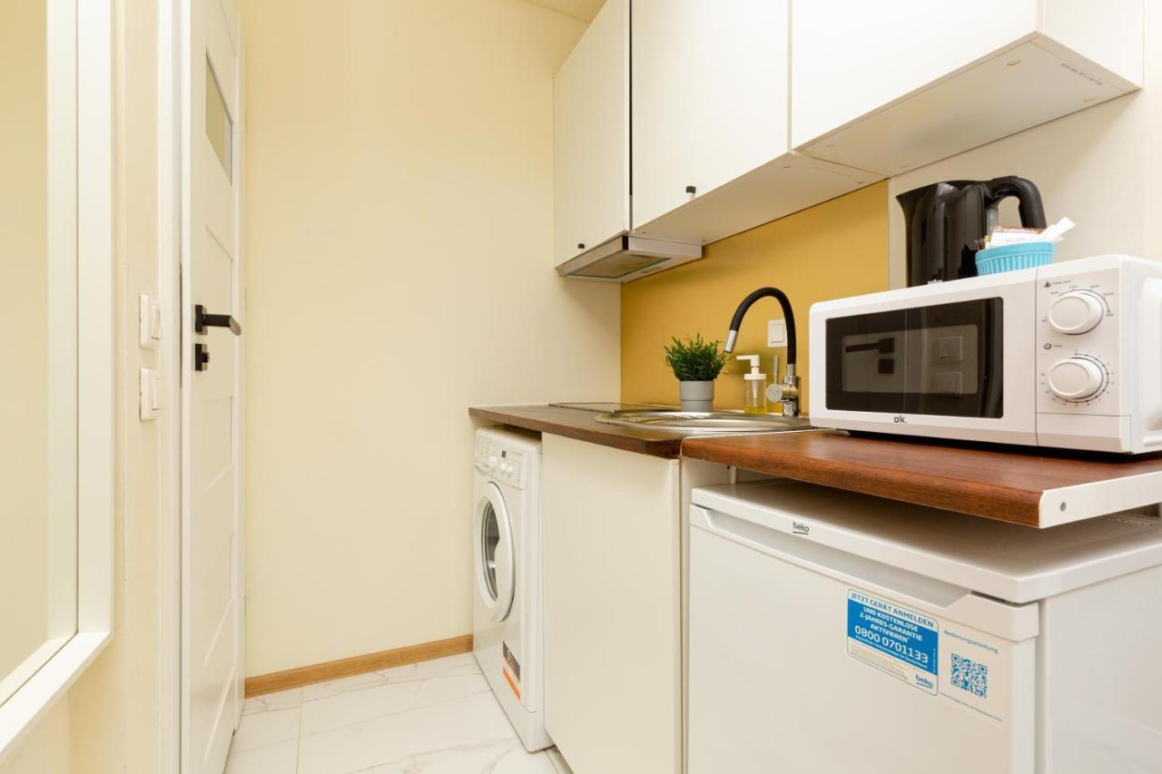 Micro Apartment Miaczynska By Noclegi Renters Варшава Екстериор снимка
